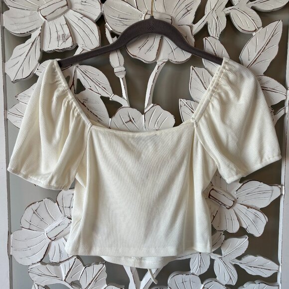 NWT - Paper Crane Cream Keyhole Crop Top - Picture 5 of 8